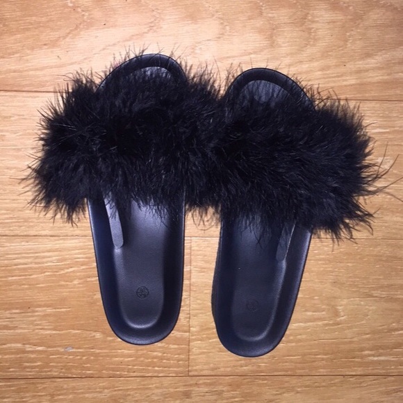 Black Feather Slides - Picture 4 of 6